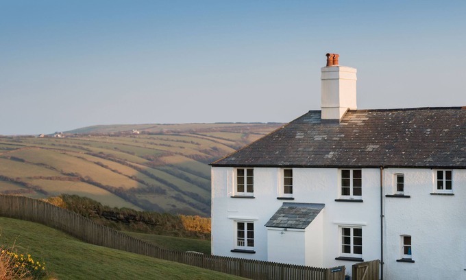 Saint Gennys Cottage | Cosy cottage on the cliffs,for walking and nature lovers near Crackington Haven.