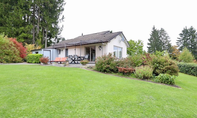 Marcouray House | Cosy holiday home with beautiful garden