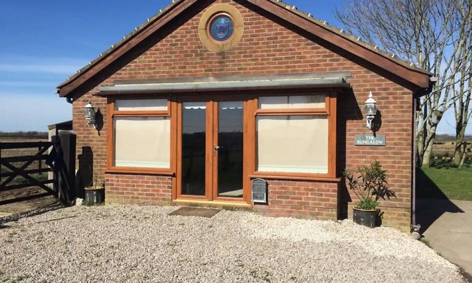 Knott End-on-Sea House | Cosy, self-contained rural bungalow – peaceful countryside escape