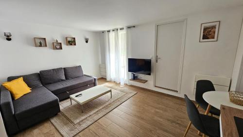 Bellevue Apartment | CosyNook - refait à neuf proche parc des expositions et aéroport CDG - Parking privé gratuit