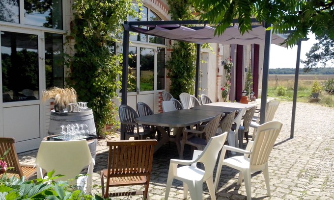 Vallieres-les-Grandes Cottage | Cottage for 15 people in the Loire Valley with terrace and garden