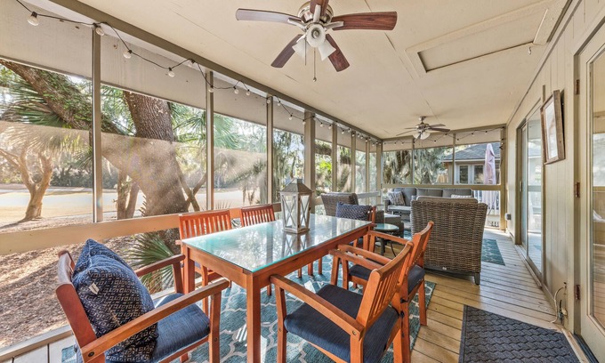 Seabrook Island Cottage | Cottage near beach with amenity cards pets ok