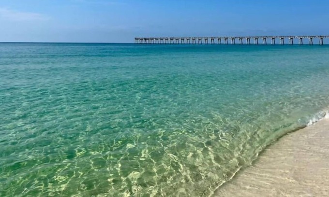Gulf Breeze Cottage | Cottage Near Live Oaks Preserve ~10 min to Beach!