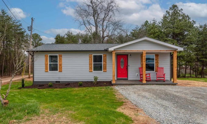 Sherrills Ford House | Cottage next to Mt Creek Park