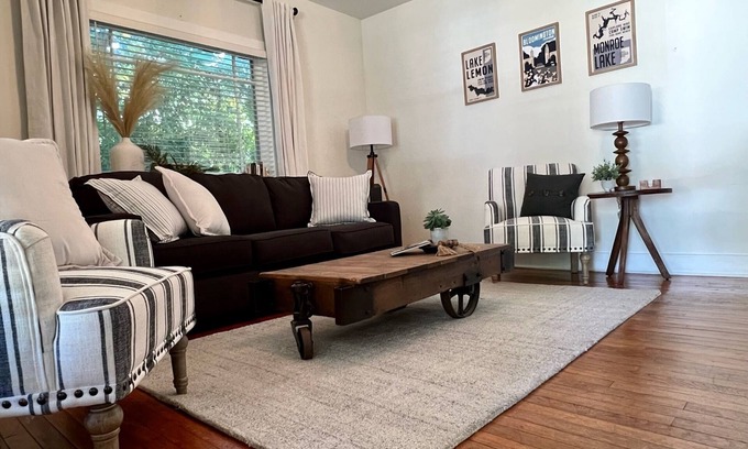 Bloomington Cottage | Cottage on Kirkwood: Walk to Lotus Fest Special