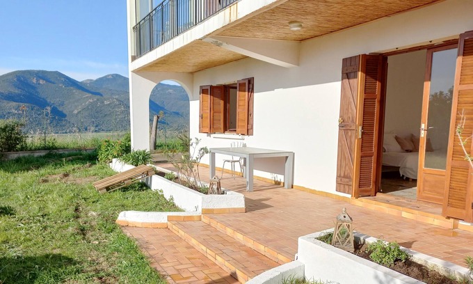 Casaglione House | Cottage with a large garden and beautiful views