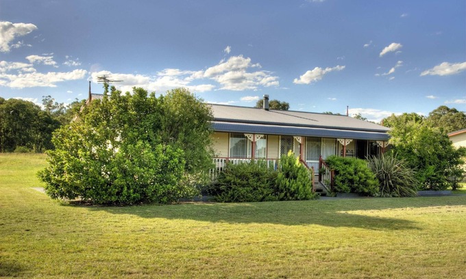 Lovedale Cottage | Cottages on Lovedale - No. 3 - 3 bedroom, 2 bathroom cottage in fabulous Lovedale location