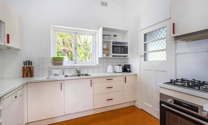 Cottesloe Apartment | Cottesloe Seascape Apartment - Executive Escapes