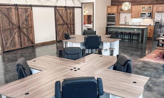 Sand Springs Apartment | Cottonlove Crafthouse Sewing/Craft Retreat: Sand Springs Weekend escape, 8 beds.