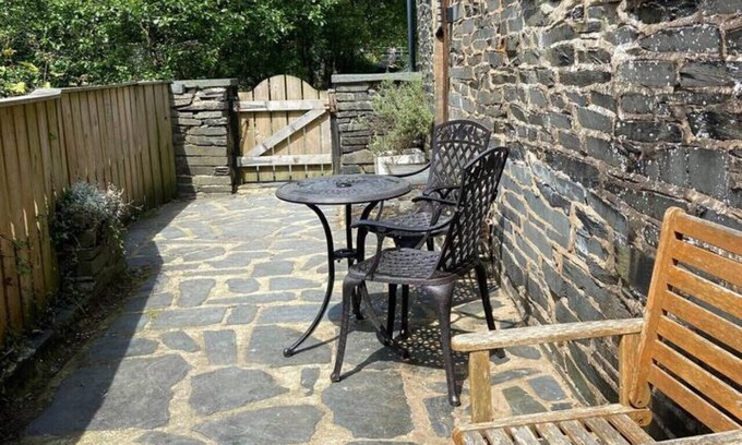 Corris Cottage | Country Cottage by the River