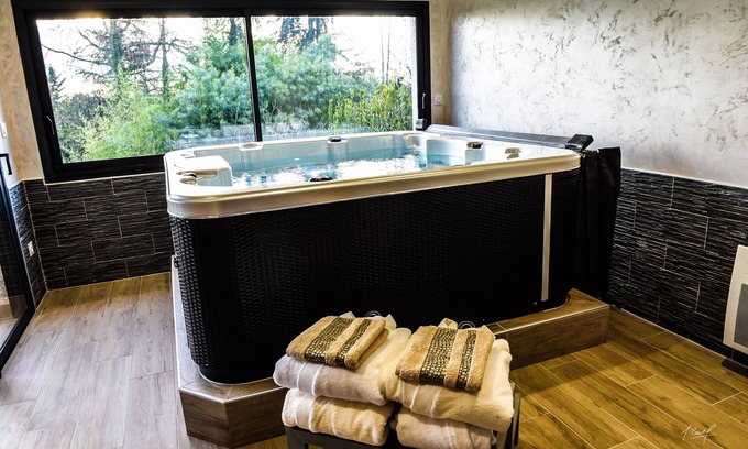 Grisolles Villa | Country secrets VILLA