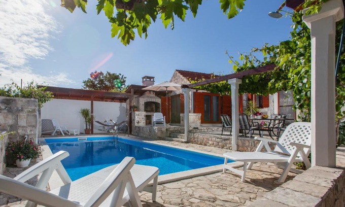 Cove Donja Krusica (Donje selo) House | Countryside Family Villa with Private Pool