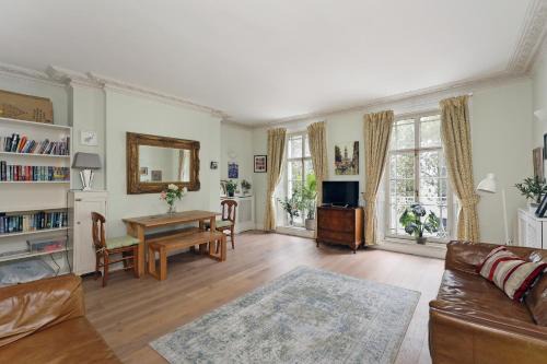 Temple Apartment | Covent Garden Superior Two Bedroom Aparment on Strand