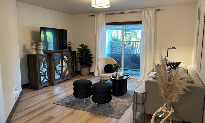 Redlands Condo | Cozy 1-bedroom guest house in enjoyable Redlands with AC, WiFi, outdoor patio.