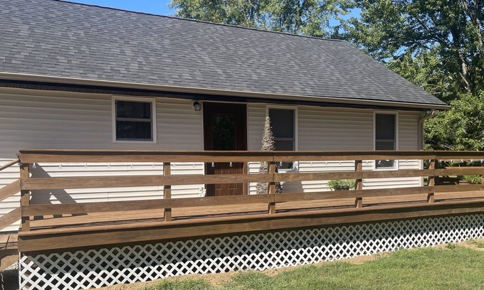 Circleville House | Cozy 1-bedroom home near Circleville, Walking distance to Hargus Lake.