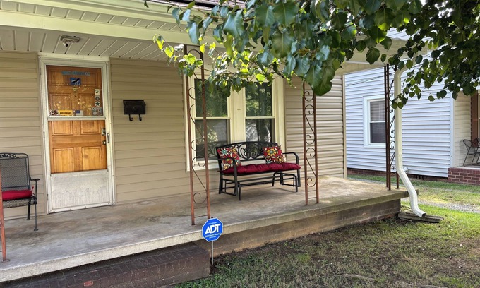 Salisbury House | Cozy 1-bedroom house in welcoming Salisbury with AC