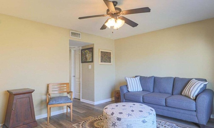 Gulf Hills Condo | Cozy 2 Bd/1.5 Bth 2-Story Condo