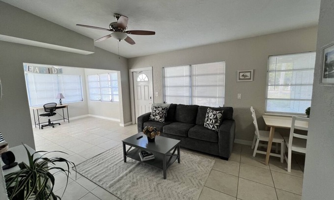 Bradenton Apartment | Cozy 2 bed short drive to Anna Maria Island