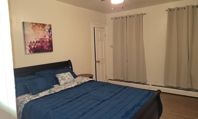 Bridgeport Apartment | Cozy 2-bedroom apartment in Bridgeport with WiFi, AC Heat, washer dryer, Parking