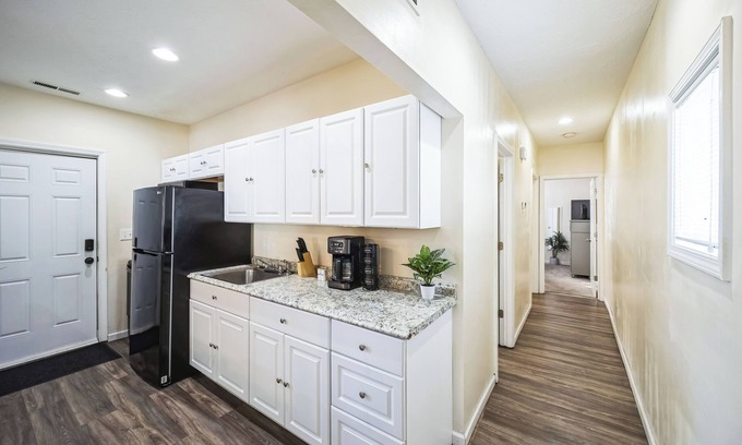 Ludlow House | Cozy 2 Bedroom Getaway