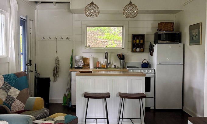 Ludington House | Cozy 2-bedroom Lakehouse on the South Bayou of Hamlin Lake