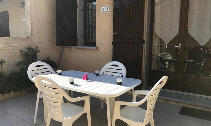 Leucate Villa | Cozy 2-Bedroom Villa + Mezzanine, Sleeps 6, Steps to Beach, Parking, TV, Washer