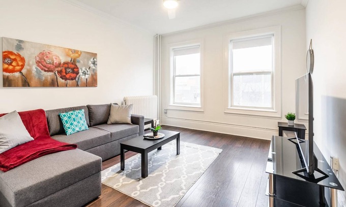 Hamilton Apartment | Cozy 2-storey 2BR Apt - Near Parks and King St