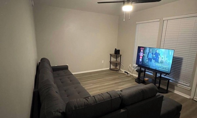 Hurst Apartment | Cozy 2 Story 2-Bedroom Townhome w/Private Front Patio