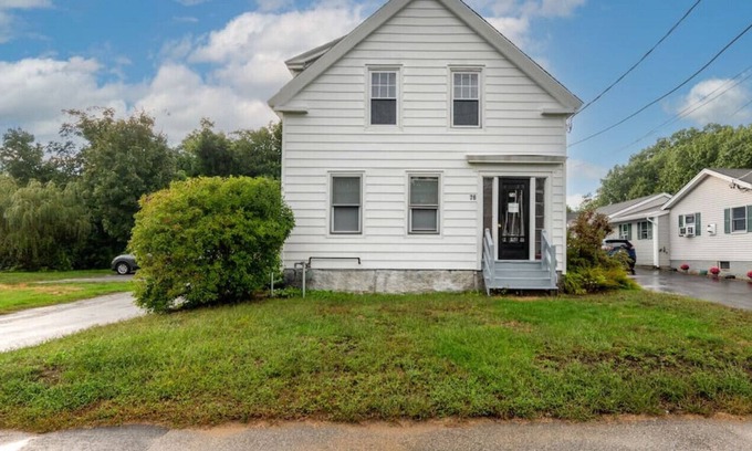 Southern Coast Apartment | Cozy 2BD | Sleeps 6 | Only 5 Miles To Beaches