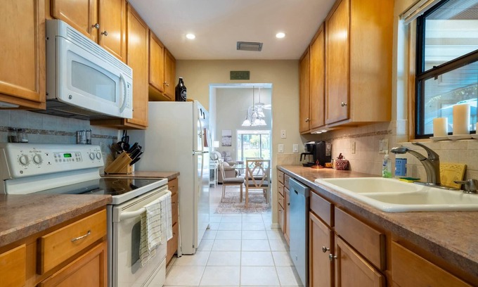 Citrus Hills Apartment | Cozy 2BR Condo with Pool Access in Citrus Hills