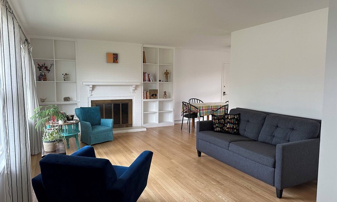 Arlington Heights House | Cozy 3 bedroom home in Arlington Heights