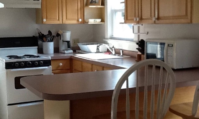 Surf City House | Cozy 3 Bedroom 1 bath, Just Steps from the Beach