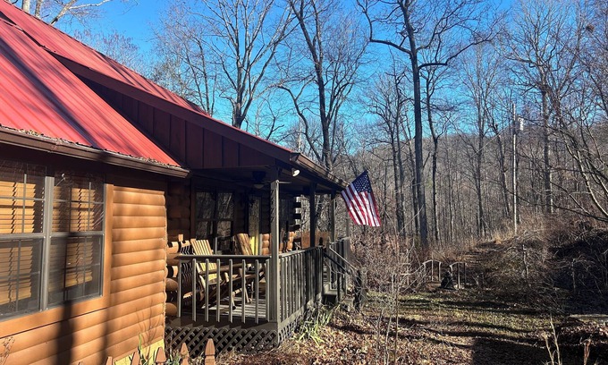 Hiawassee Cabin | Cozy 3-bedroom cabin in quaint Hiawassee with AC, WiFi