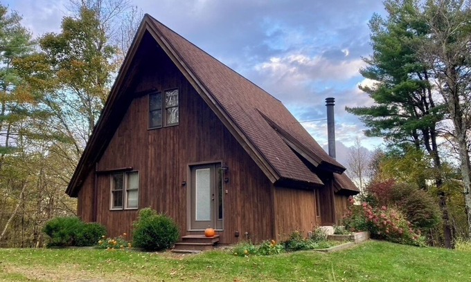 Canaan Ski Chalet | Cozy 3-bedroom chalet with mountain views