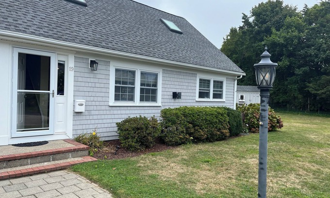 Falmouth Condo | Cozy 3-bedroom condo with AC and WiFi in lovely Falmouth, walk to Sound beach.