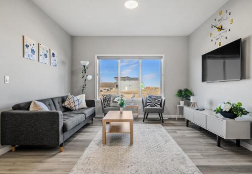 Southeast Calgary House | Cozy 3 Bedroom Home in Rangeview