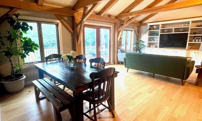 Fairfax House | Cozy 3-bedroom post and beam house in charming Fairfax