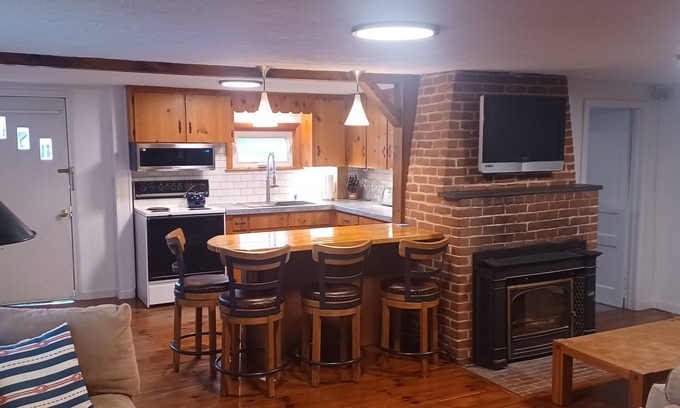 Amherst Cabin | Cozy 3-BR Baboosic Lake in Amherst NO CLEANING FEE'S