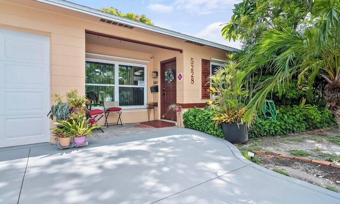 Disston Heights House | Cozy 3BR Home + Fully Fenced Yard in St. Pete