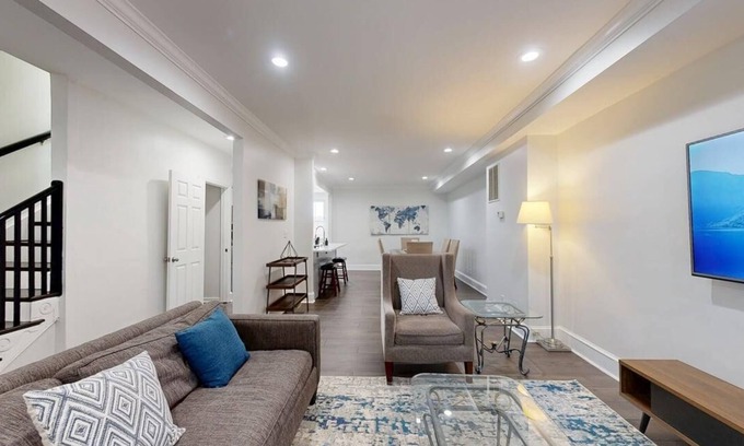 Brightwood Park House | Cozy 4B4B Home - Business, Family, and Pet Friendly