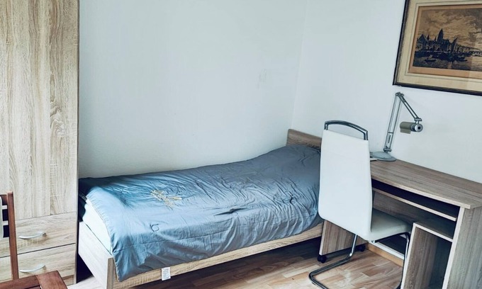 Friedrichsdorf Apartment | Cozy apartment for single person in 5 minutes from Friedrichsdorf train station