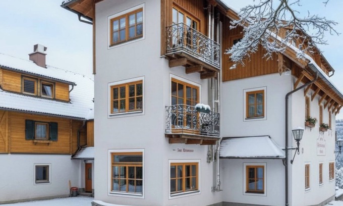 Mariapfarr Apartment | Cozy apartment with balcony near ski resorts