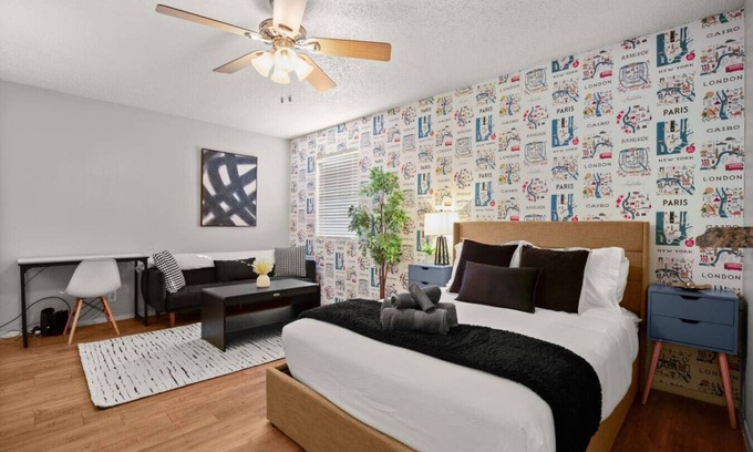 Brentwood Apartment | Cozy ATX Studio!|Easy for ACL, F1, Etc!