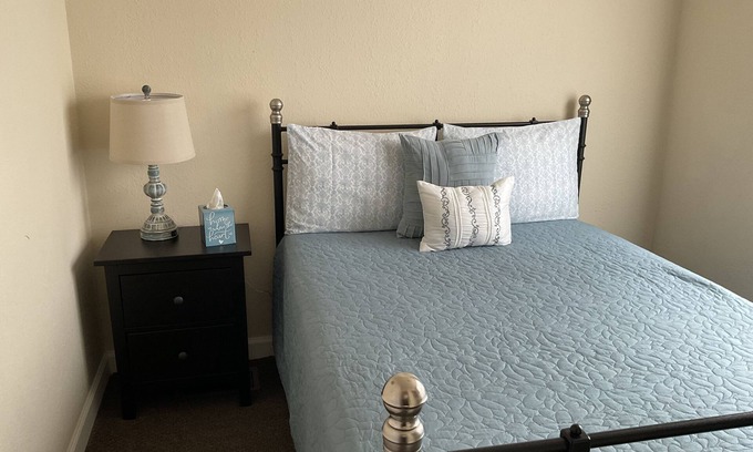 West Allis House | ★ Cozy Beach Themed Home ★ 2 Beds ★ Spacious Parking ★