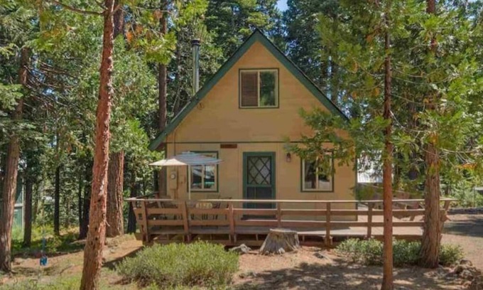 Carnelian Bay House | Cozy Cabin: border of Tahoe City and Carnelian Bay