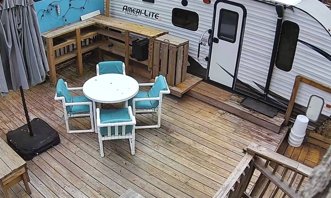 Salt Springs RV Rental | Cozy campground with AC and WiFi in charming Salt Springs Resort