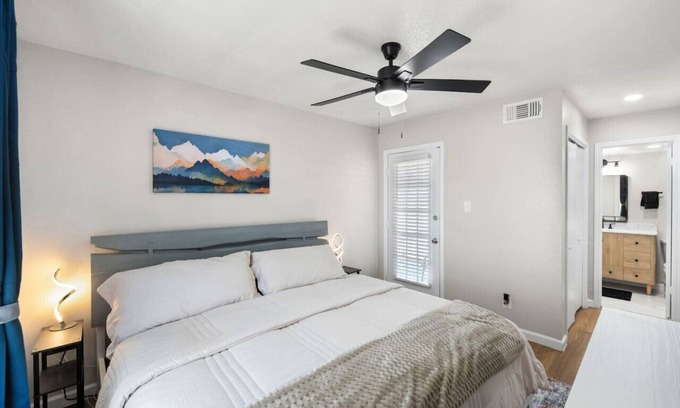 West Arlington Apartment | Cozy Condo Near AT&T Stadium & Entertainment Zone