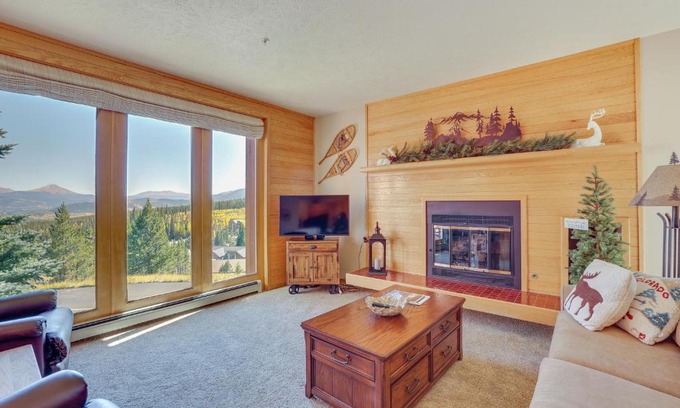 Wildernest Apartment | Cozy Condo with Balcony and Mtn Views in Silverthorne