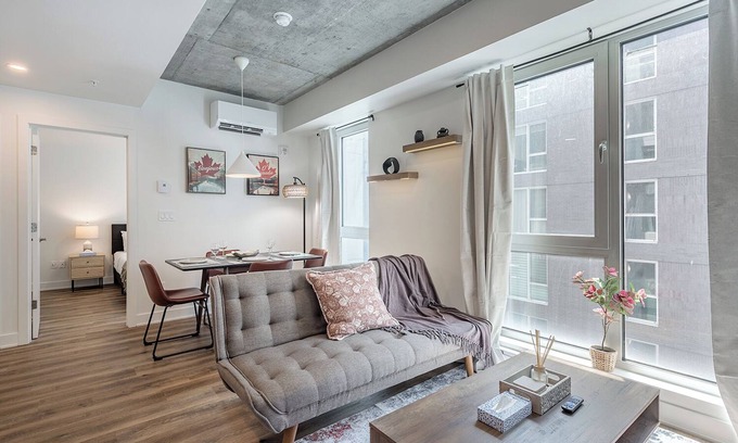 Shaughnessy Village Apartment | Cozy Corner - Modern 1BR in MTL