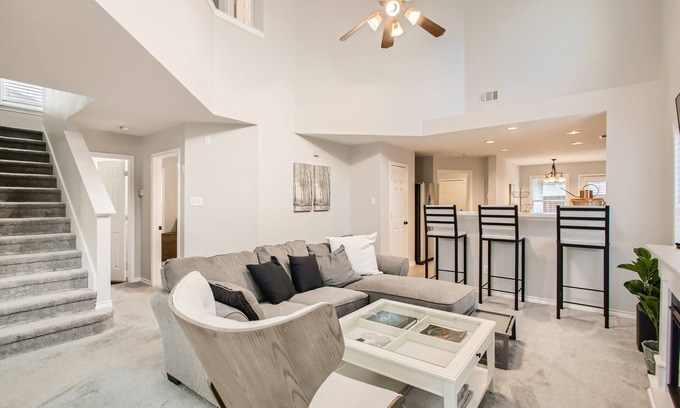 Denton County Apartment | Cozy Entire 1st & 2nd Floor Apartment w/Amenities